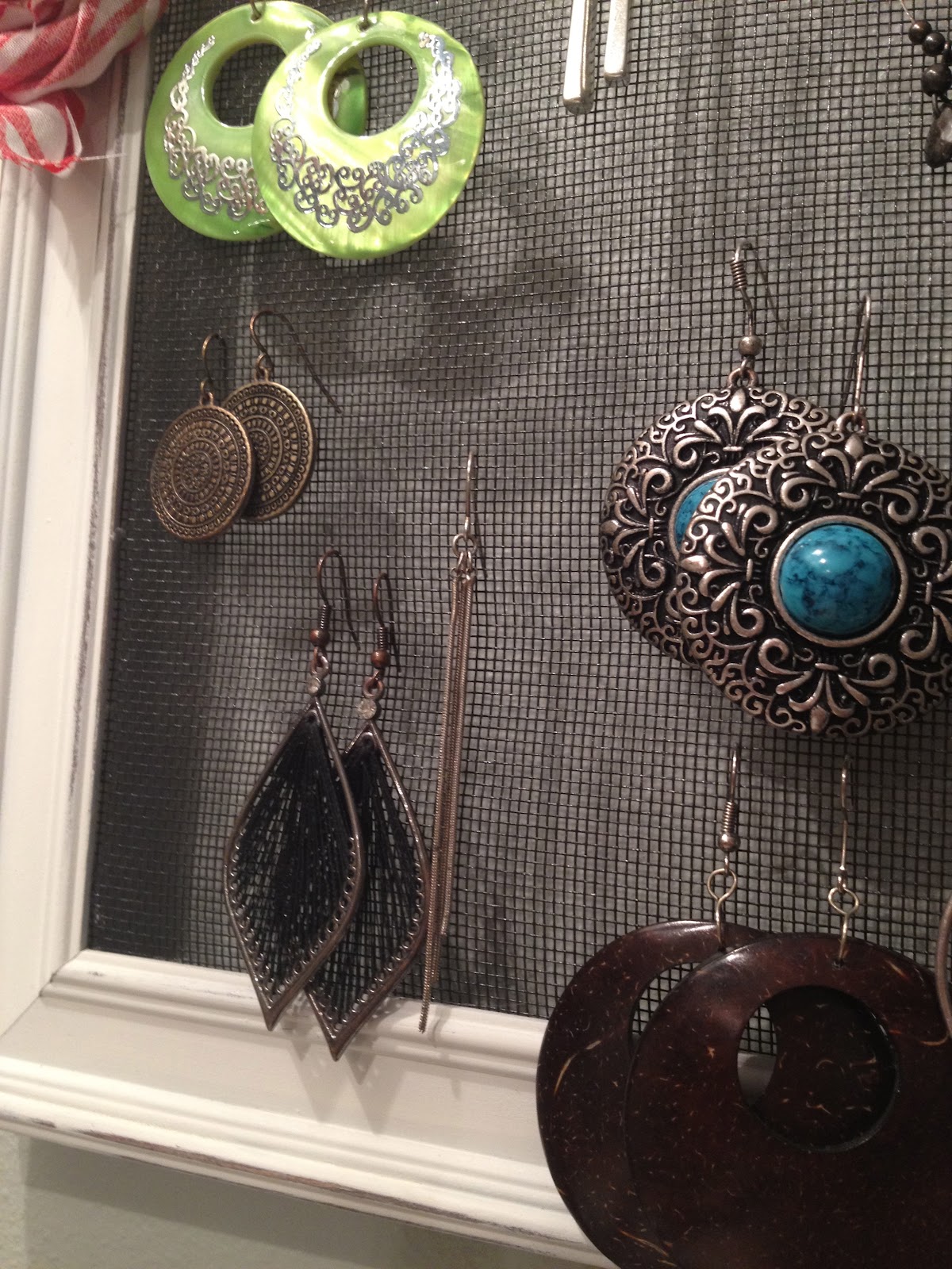 25 Homemade DIY Earring Holder Ideas To Make